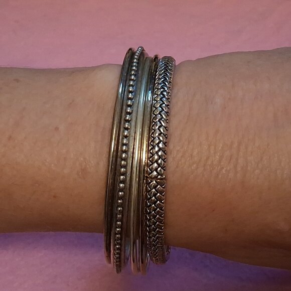 Bangle Bracelets -- Set of 5 -- 1 Stretch Expansion -- Siver & Gold Tones - Picture 6 of 12